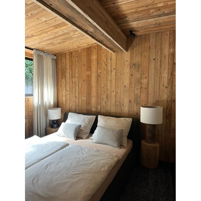 Stará obkladová prkna kartáčovaný povrch, délka do 2m, síla 1,6cm