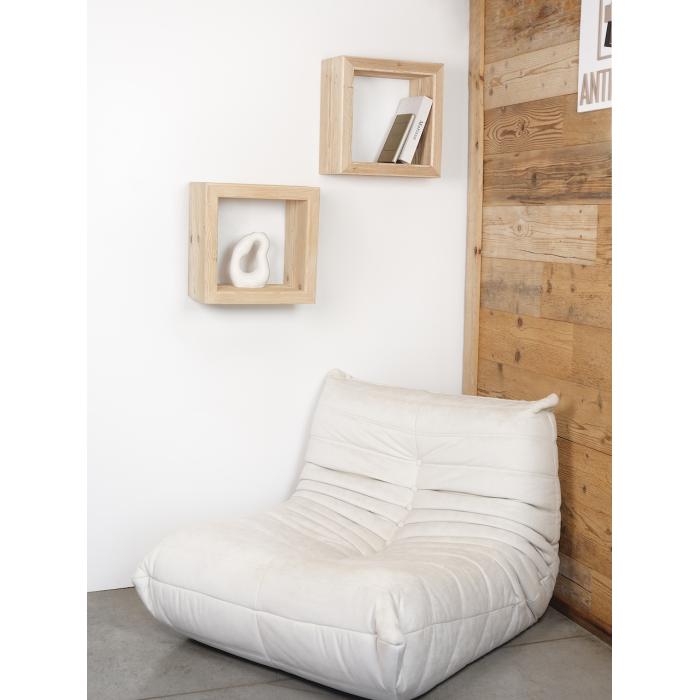 Set 2 ks čtvercových polic z masivního dřeva